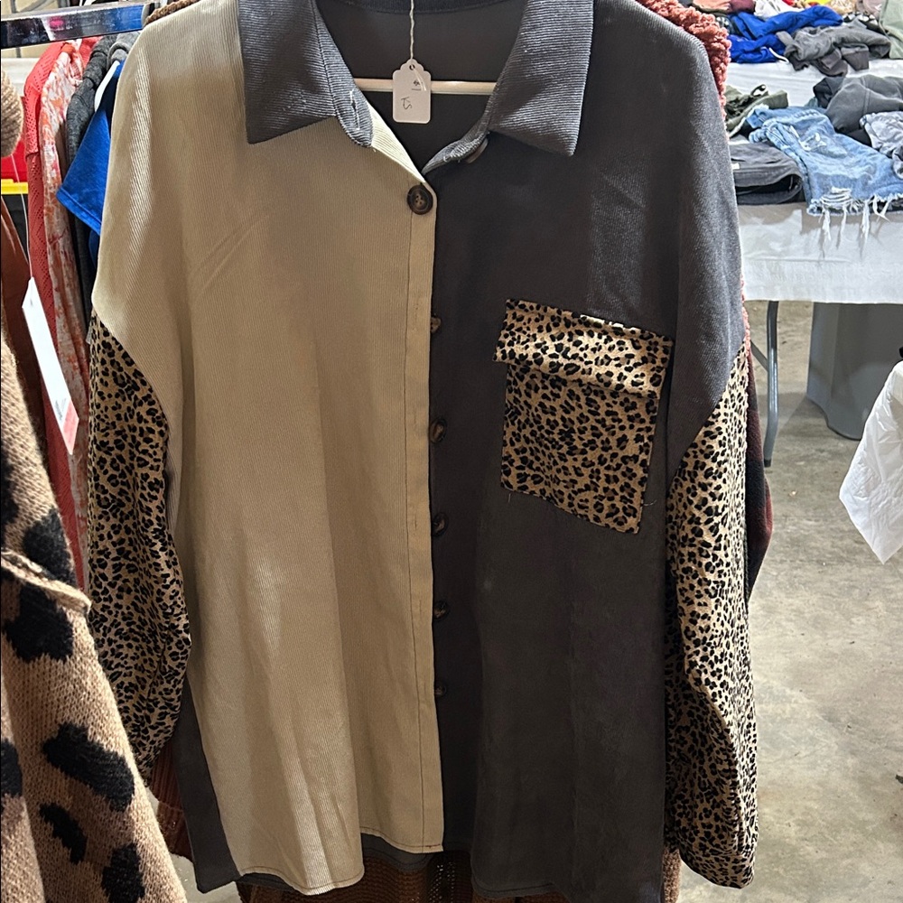 SHEIN Two-Tone Button-Up Shirt Jacket in Beige and Charcoal with Leopard Accents